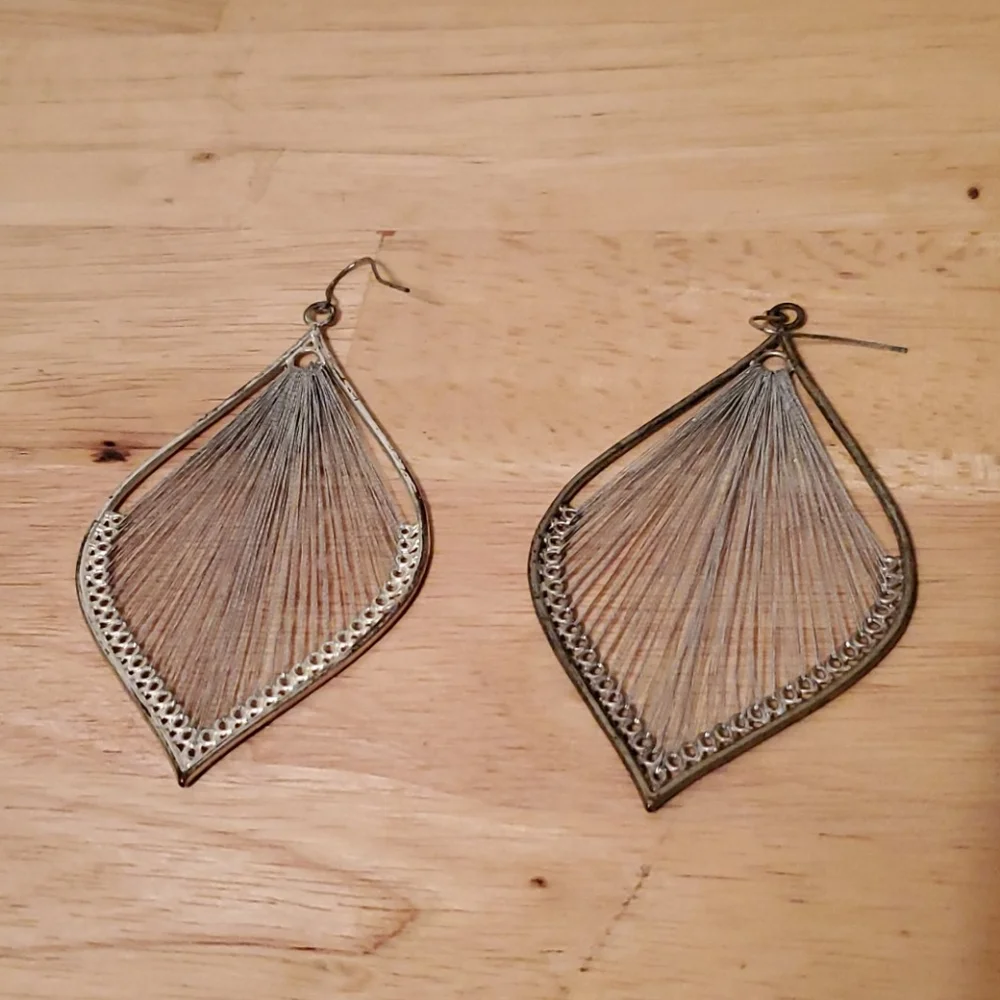 Large costume earrings - Picture 1 of 4